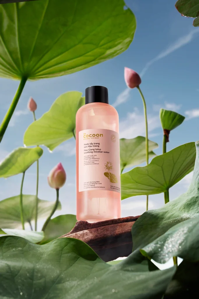 Nước Sen Hậu Giang Cocoon 500ml Làm Dịu Phục Hồi Da Nhạy Cảm 2 Nước Sen Hậu Giang Cocoon 500ml Làm Dịu Phục Hồi Da Nhạy Cảm - Ảnh 2